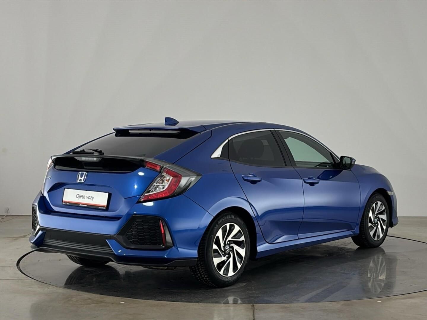 Honda Civic, 1.0 VTEC / 93 kW Comfort - fotka 2