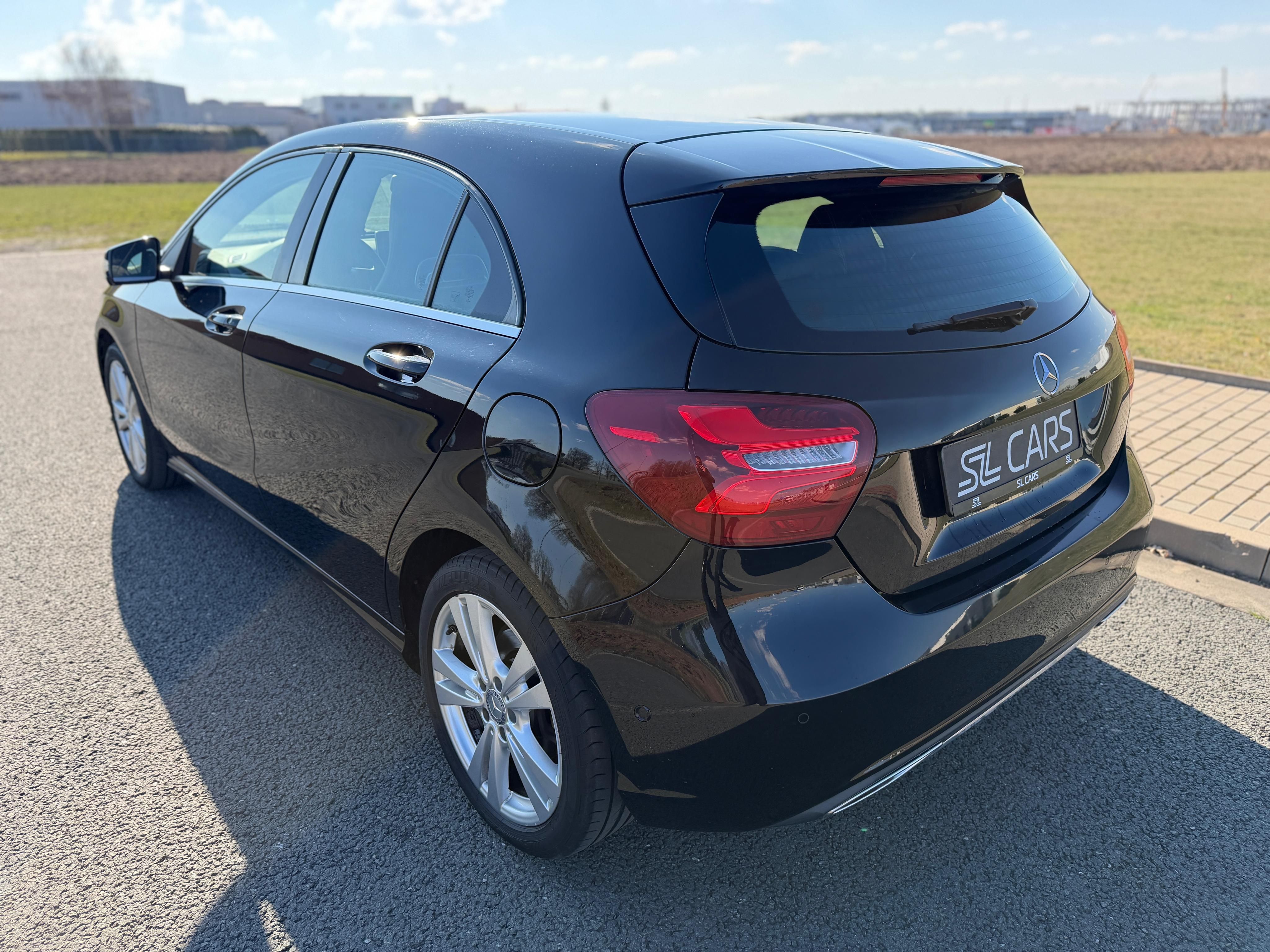 Mercedes-Benz Třídy A, 180i SPORT LED NAVI SERVISKA - fotka 3