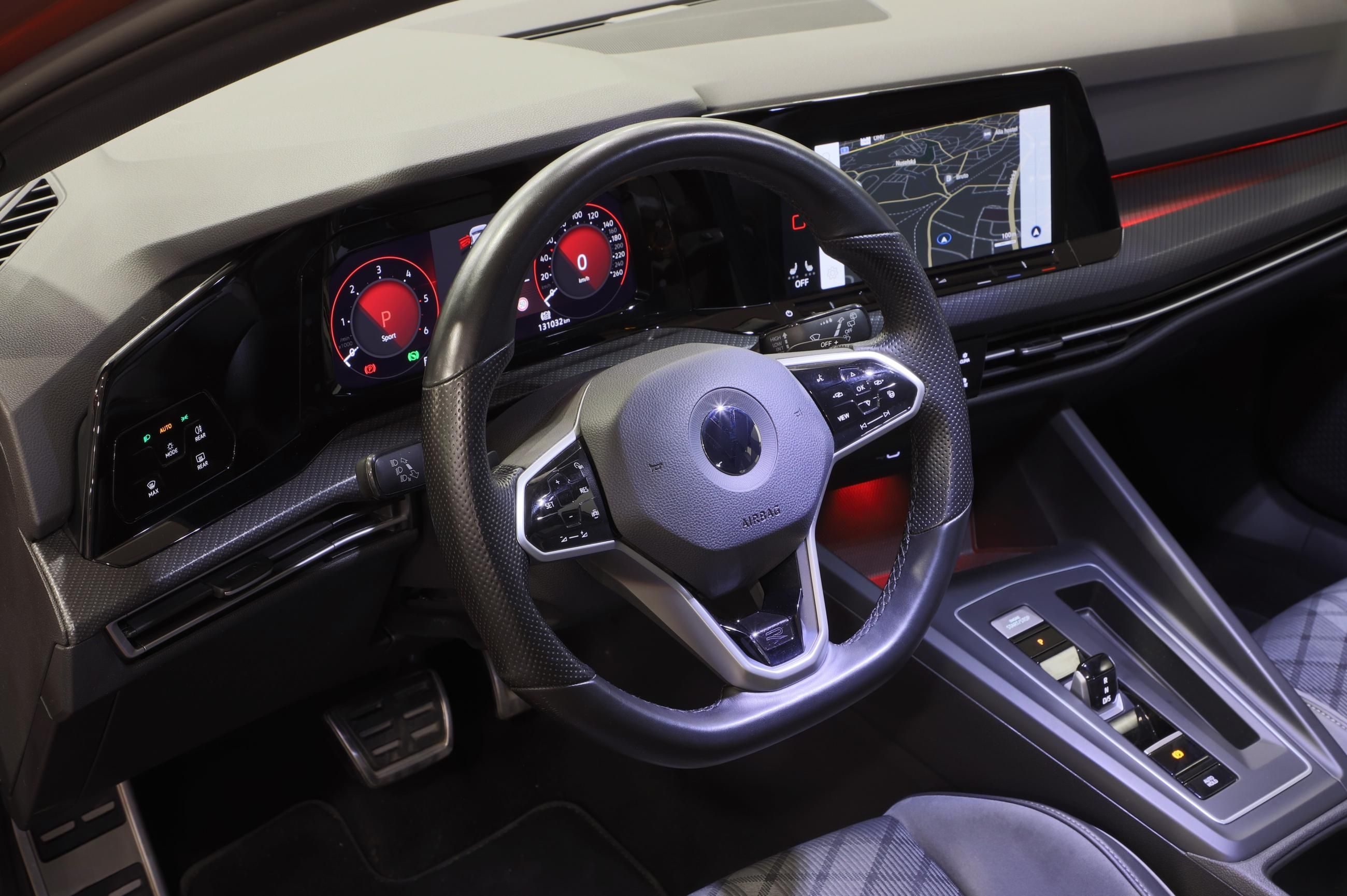 Volkswagen Golf Variant, R-Line 2.0TDI 110kW DSG - fotka 6