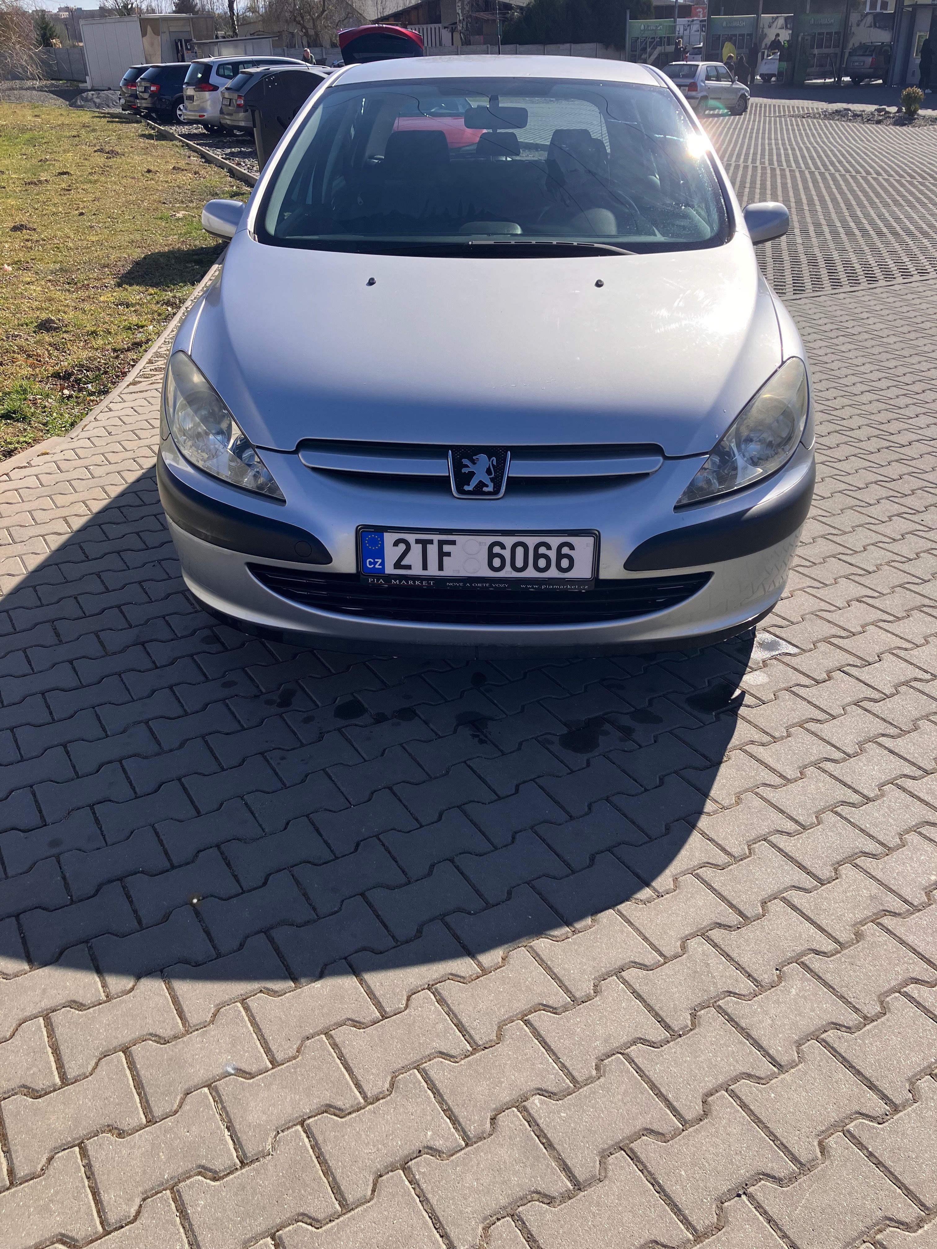 Peugeot 307, Peugeot 307 1.4i 65 kW 2005 - fotka 2