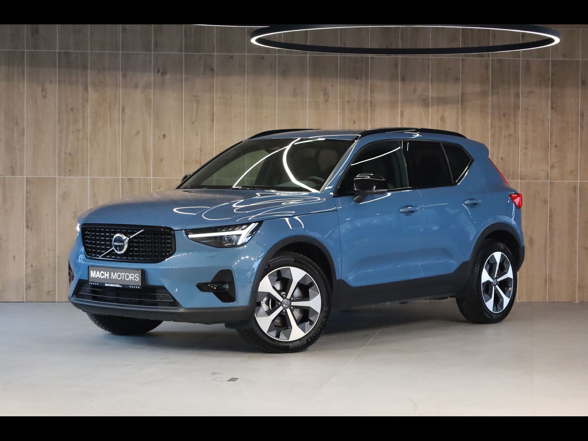 Volvo XC40, B4 PLUS Dark, Harman, 360°