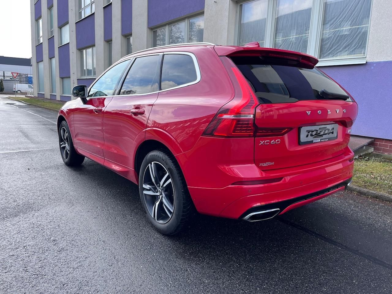 Volvo XC60, 2,0 T5 AWD R-desing /servis/ - fotka 3