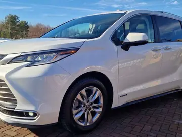 Toyota Sienna, 2.5L Limited Edition