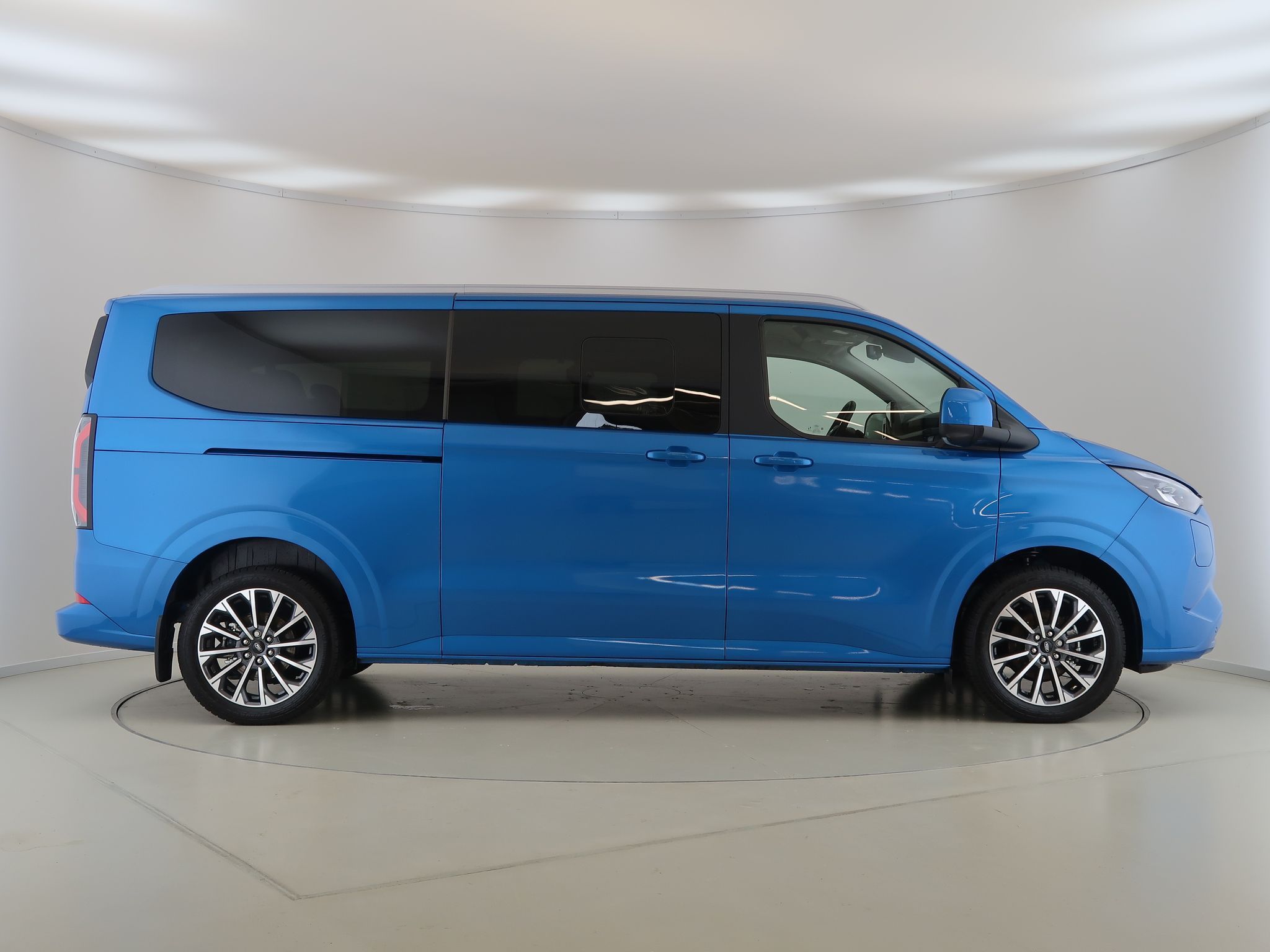 Ford Tourneo Custom, BEV,160kW,Titánium X,záruka,L2 - fotka 4