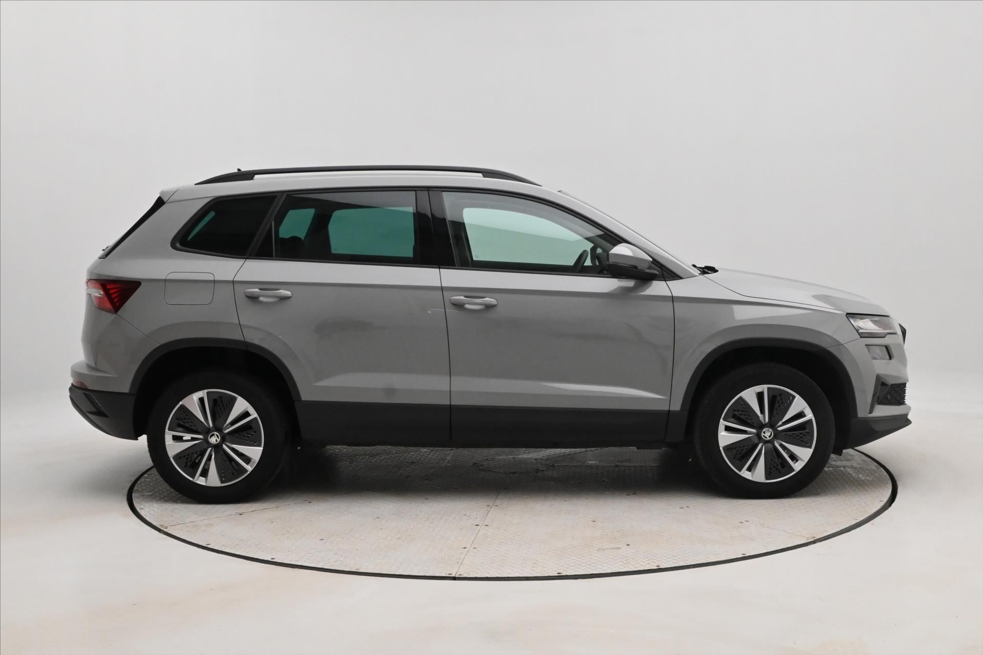 Škoda Karoq, 2,0 TDI 85 KW DSG Ambiente Zár - fotka 4
