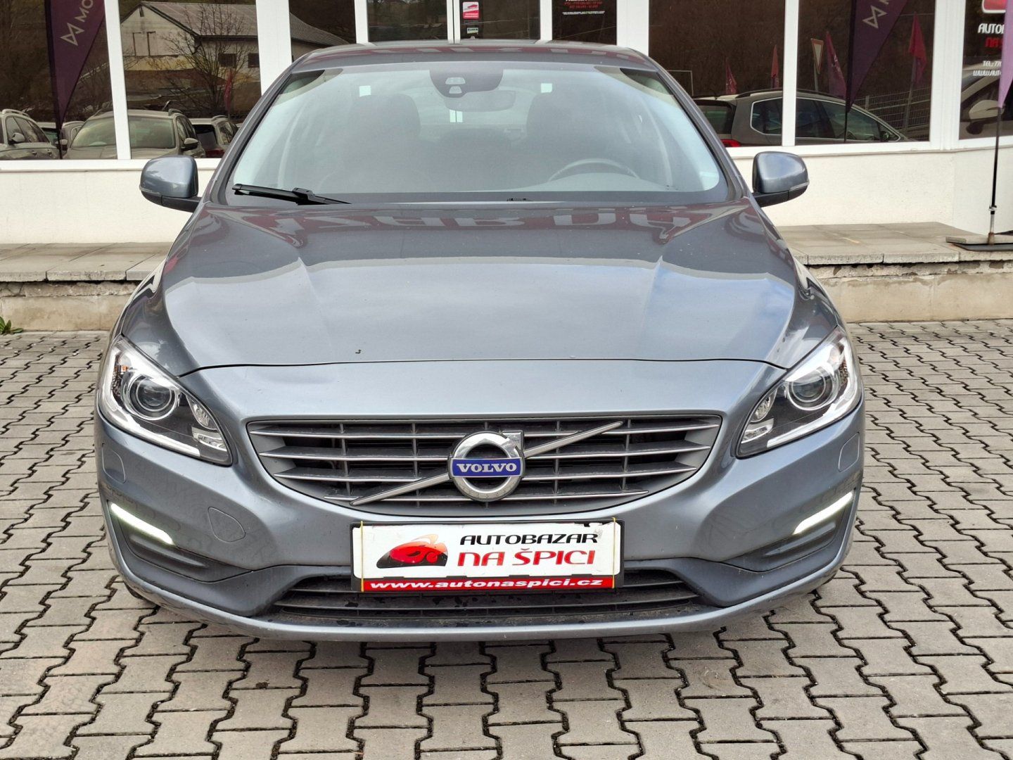 Volvo S60, 2.0 D4 147kW AUT -NOVÉ V ČR - fotka 3