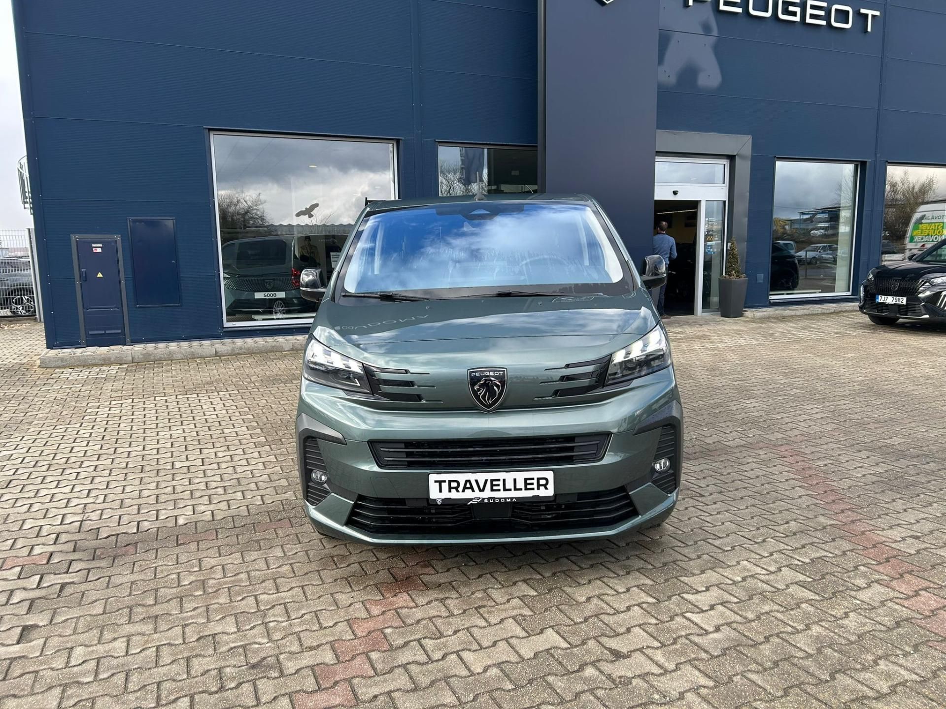 Peugeot Traveller, Active L2 2.2 BlueHDi 180 EAT8 - fotka 3