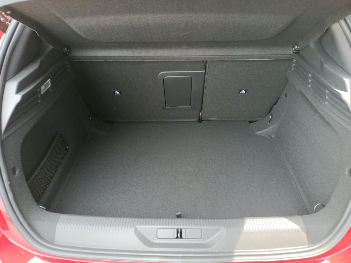 Peugeot 308, ALLURE 1.2 PureTech 130k MAN6 - fotka 5