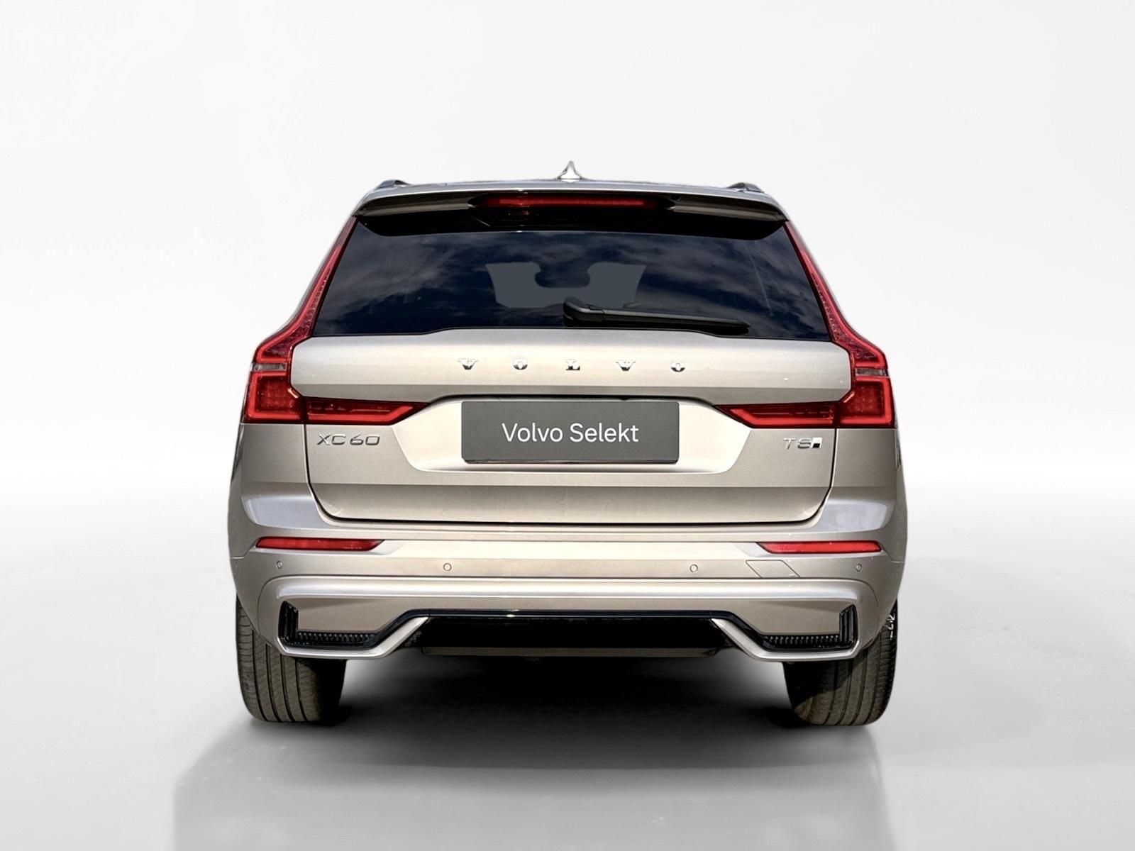 Volvo XC60, T8 AWD RECH.*ULTRA DARK + kola - fotka 6