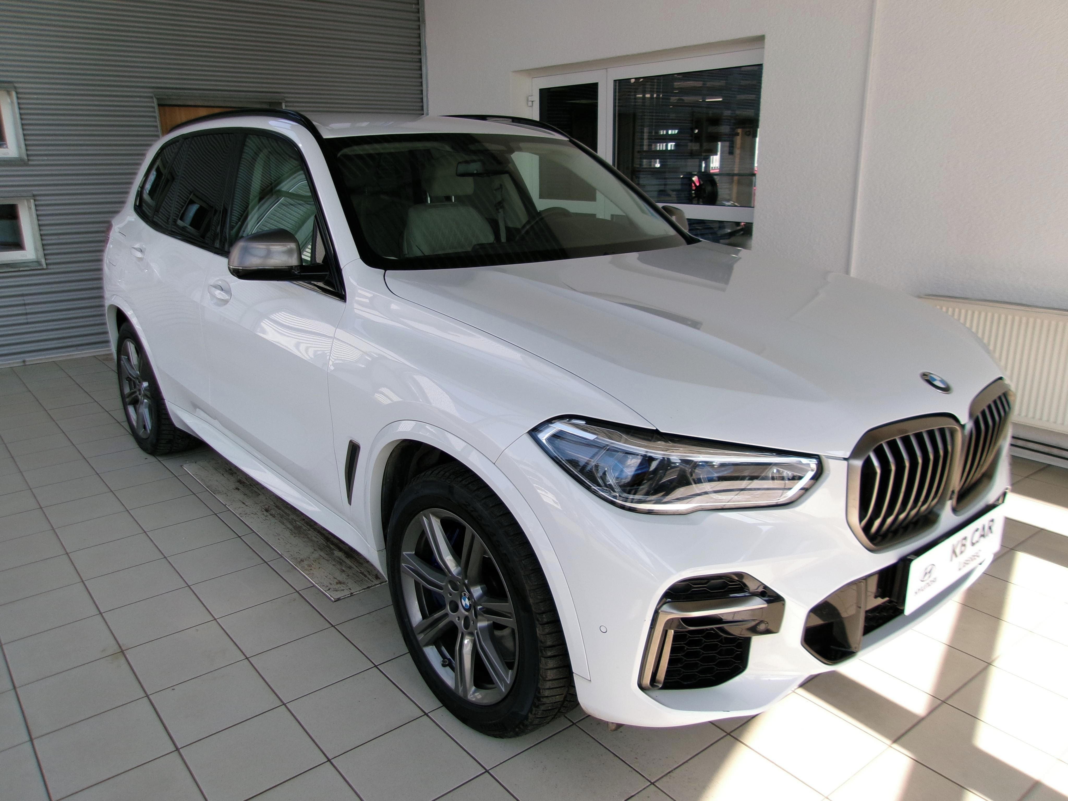 BMW X5, M50i 390kW xDrive - fotka 4