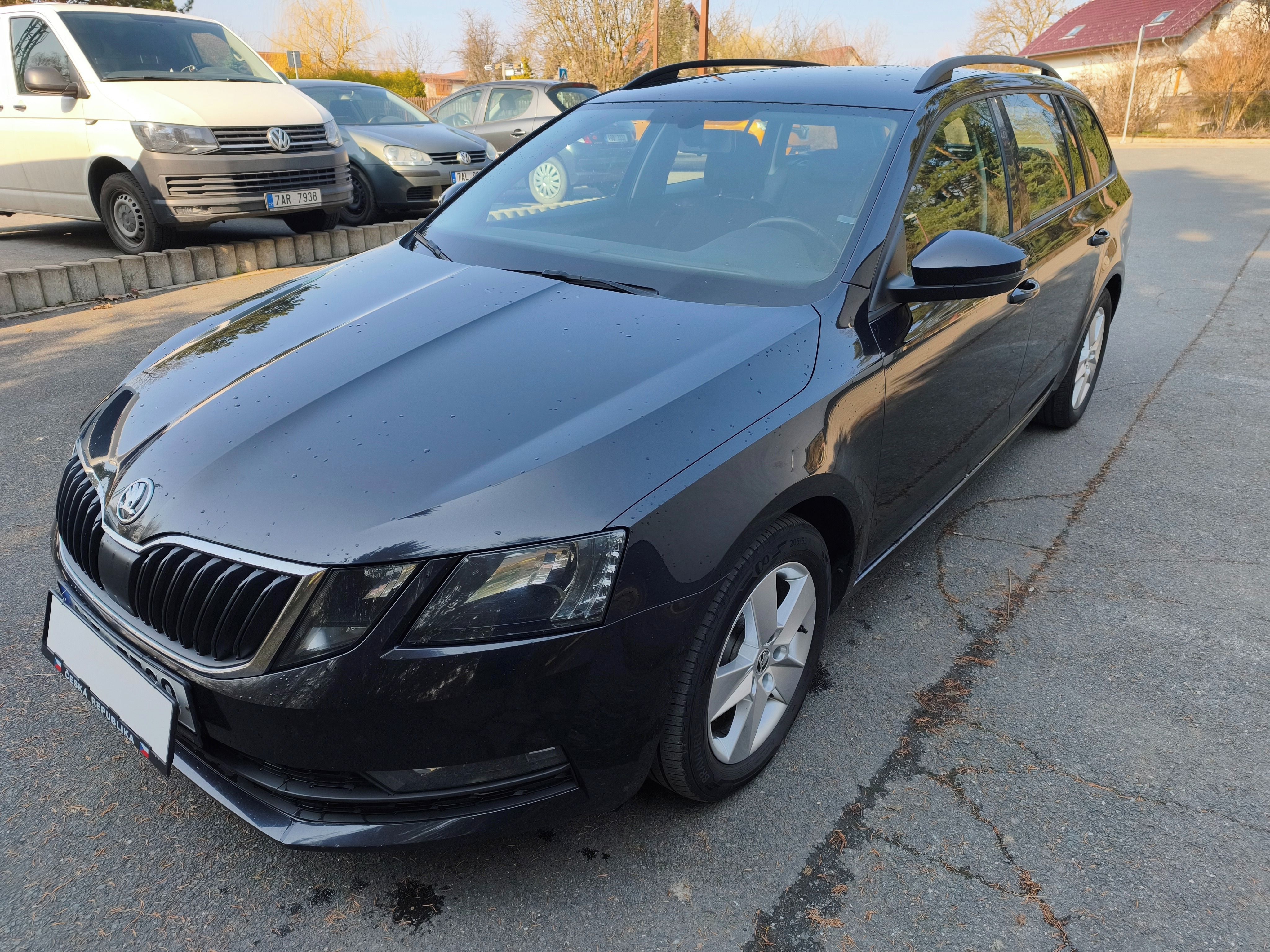 Škoda Octavia, 1.6 TDI  Ambition Plus ČR 1maj - fotka 3