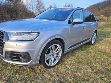 Audi SQ7,koupeno ČR,servis