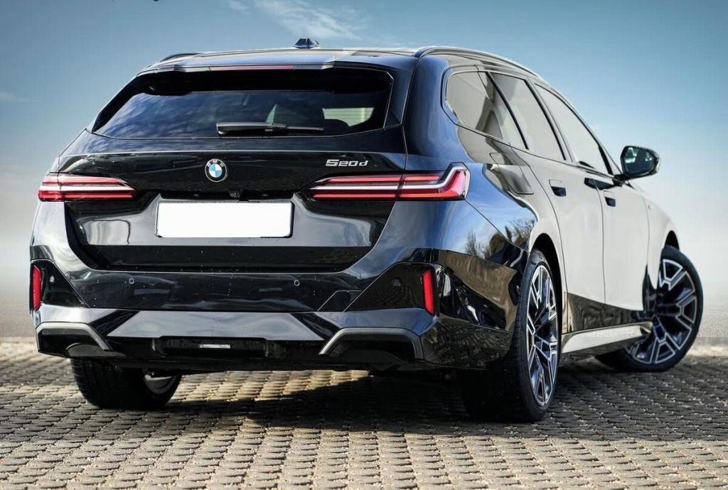 BMW Řada 5, 520 d Tour M-Sport*360° kamera - fotka 2