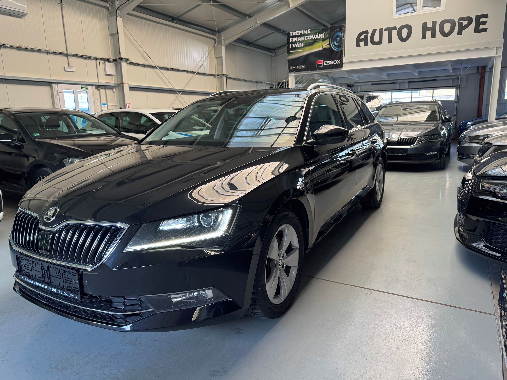 Škoda Superb, combi 2.0 TDI DSG Style - fotka 3