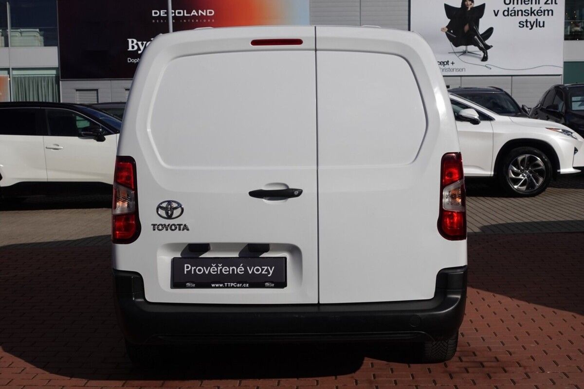 Toyota Proace City, 1,5D-4D 75kW L2 M/T - fotka 5