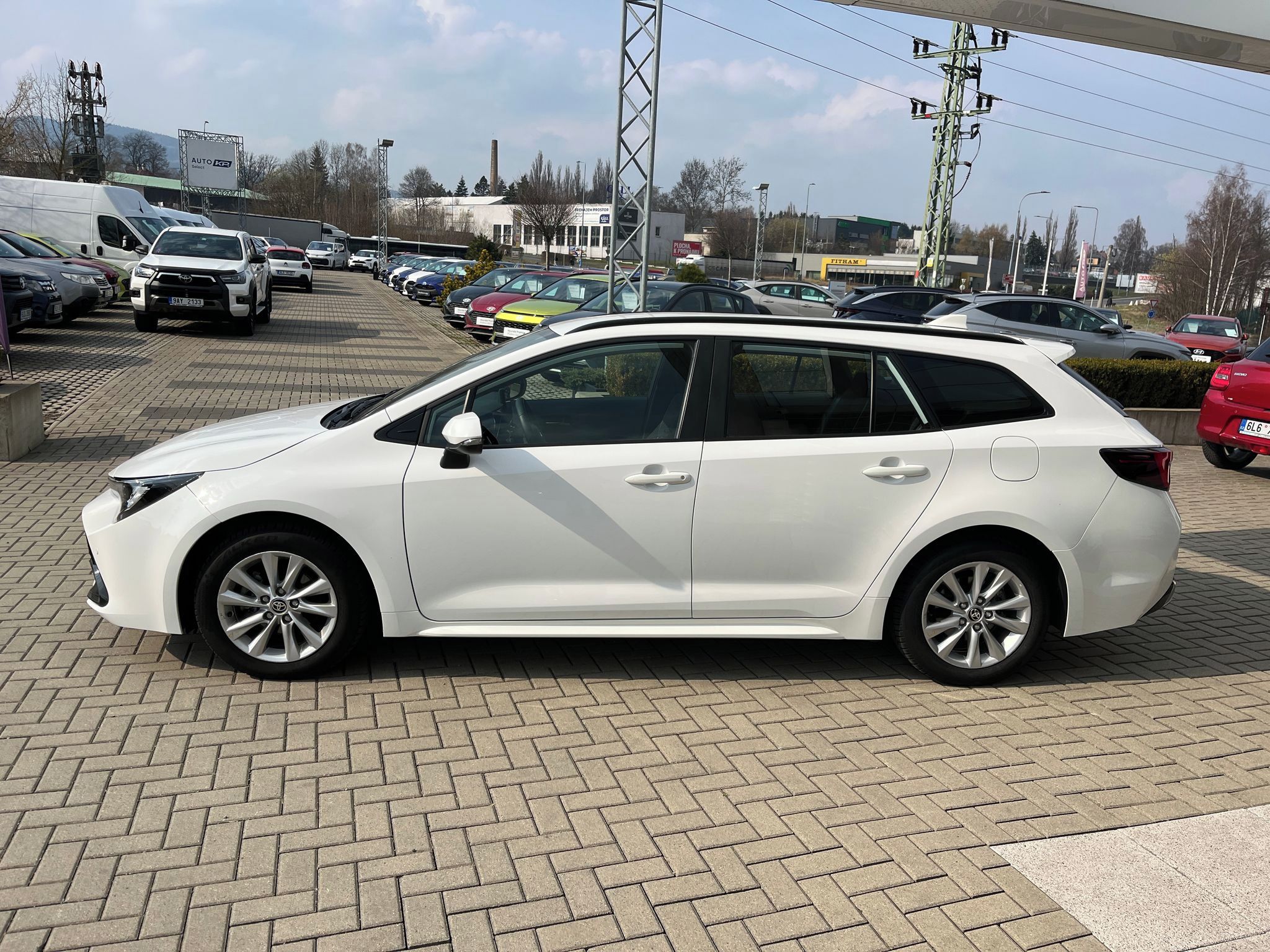 Toyota Corolla, 1.8 Hybrid Comfort Tech TS - fotka 3