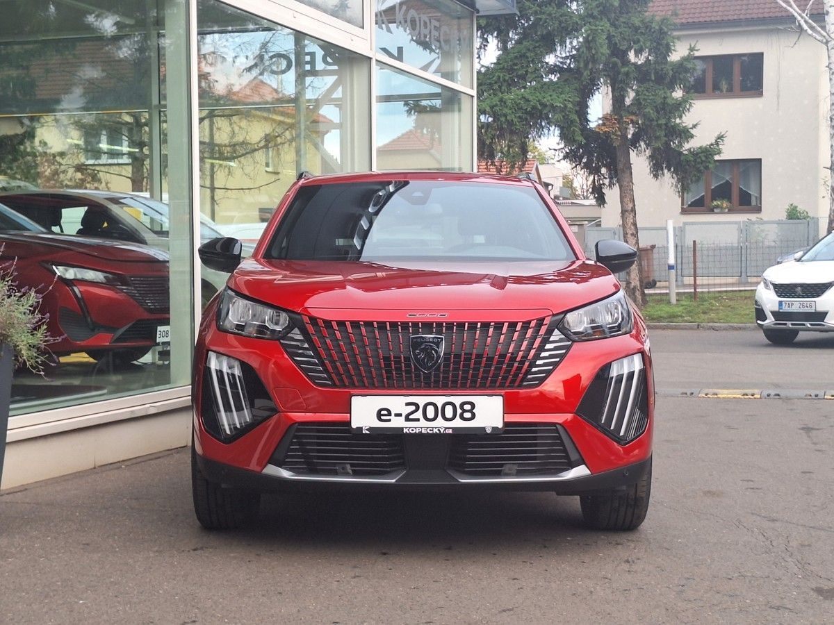 Peugeot 2008, e-ALLURE 115 kW / 156 k (Bater - fotka 2