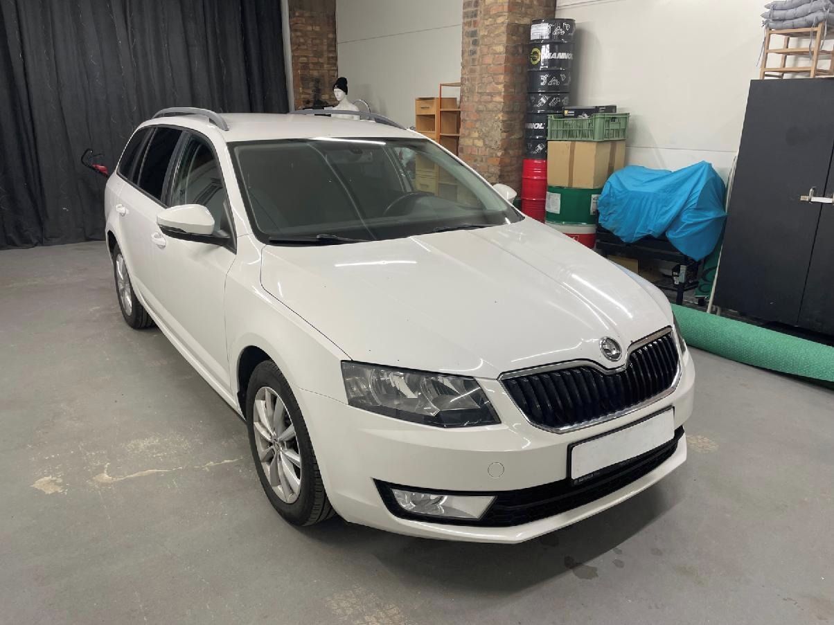 Škoda Octavia, 2,0TDi-110kw-DSG-prav - servis - fotka 3