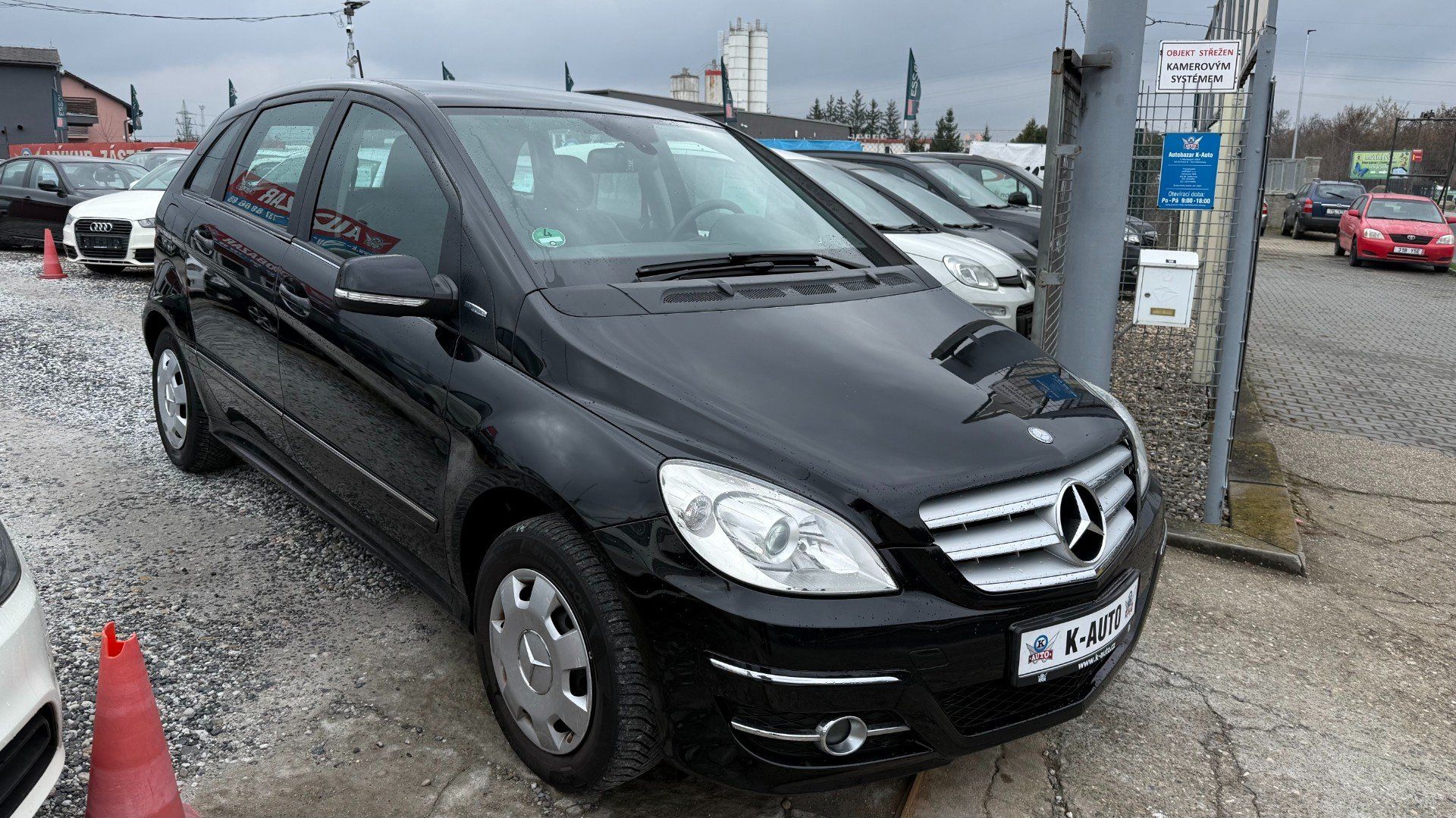 Mercedes-Benz Třídy B, B180i 85kW *Klima*PDC* - fotka 3