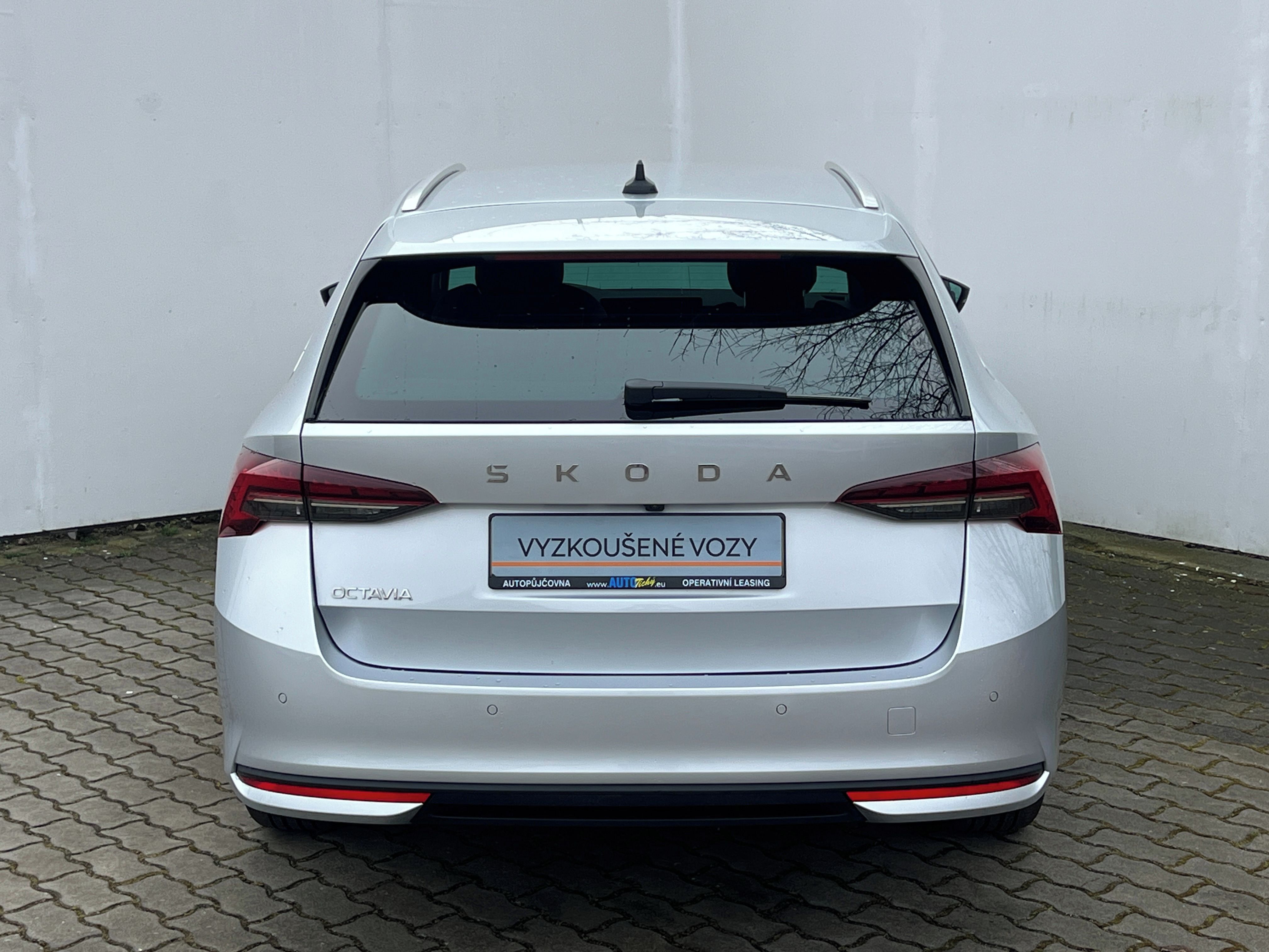 Škoda Octavia, 2,0 TDI / 110 kW Selection - fotka 6