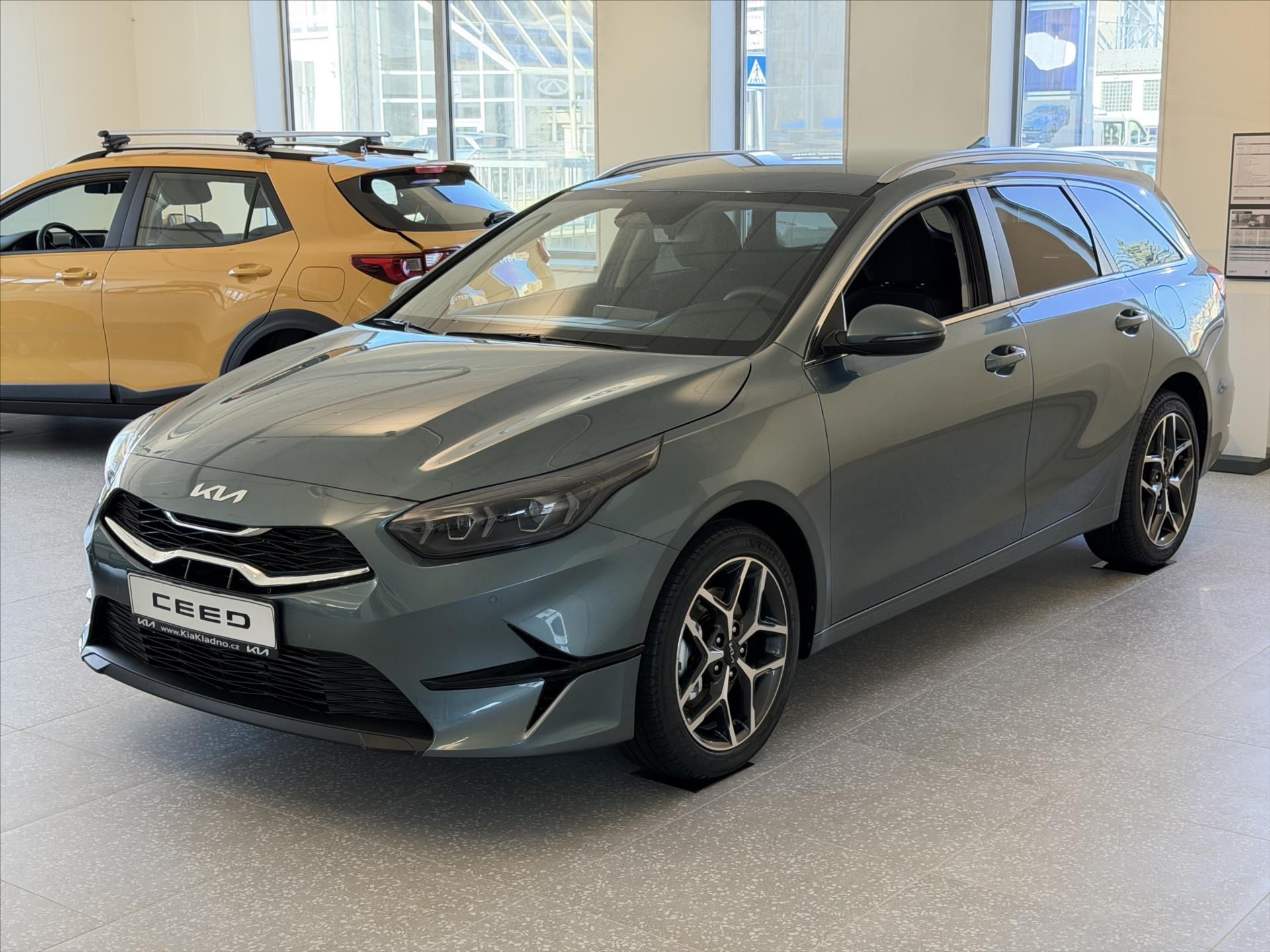 Kia Cee´d, 1,5 T-GDI SW 7DCT TOP+Business - fotka 4