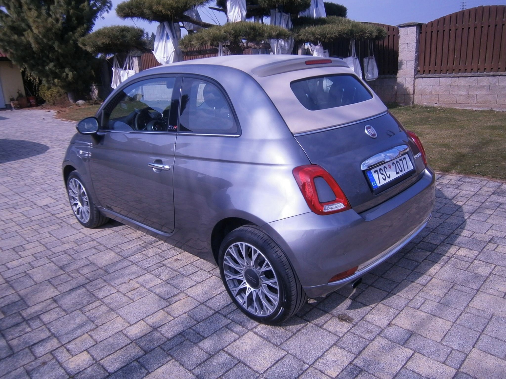 Fiat 500C, 1,0 HYBRID - fotka 3