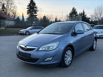 1,7 CDTi 81kW,Výbava,Serviska!