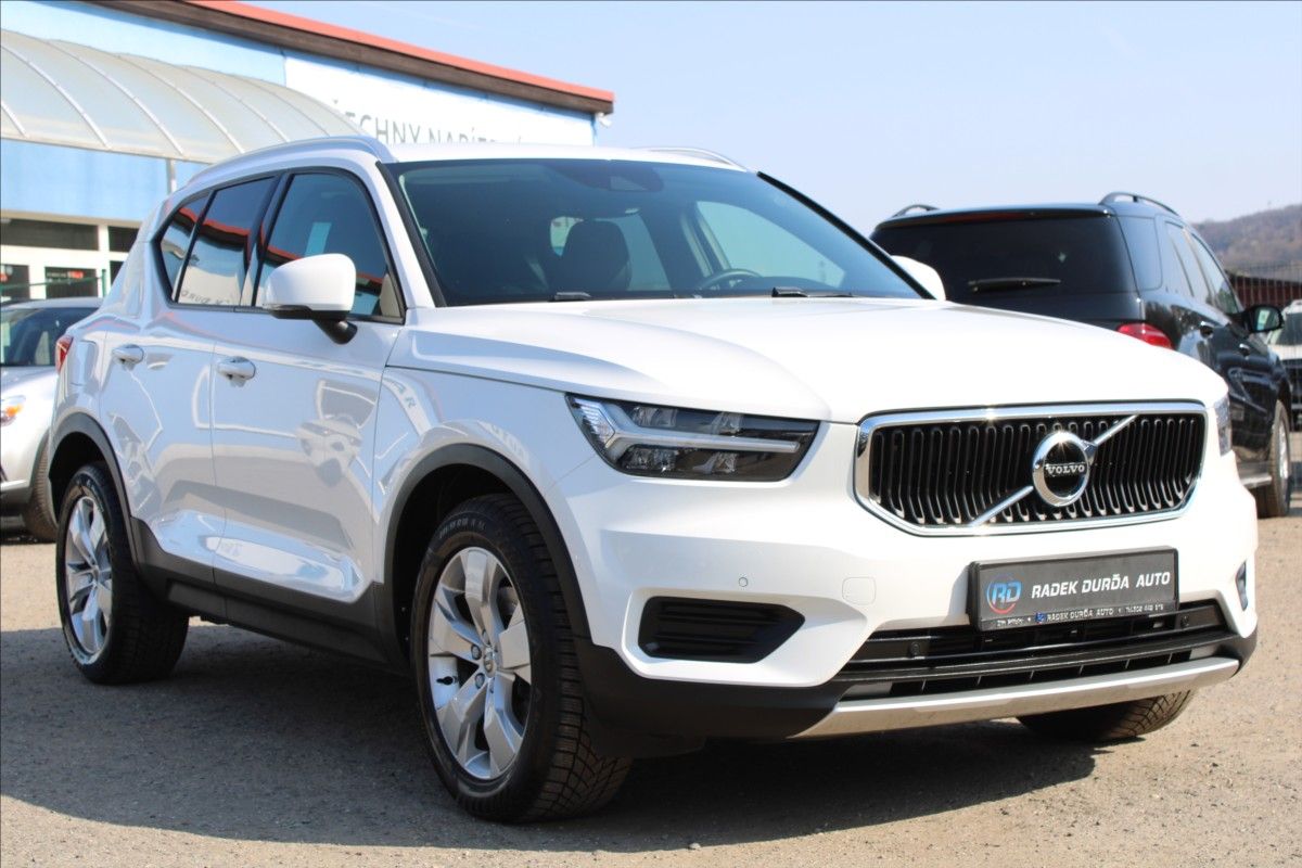 Volvo XC40, 2,0 T4  1MAJ,4x4,MOMENTUM PRO - fotka 3