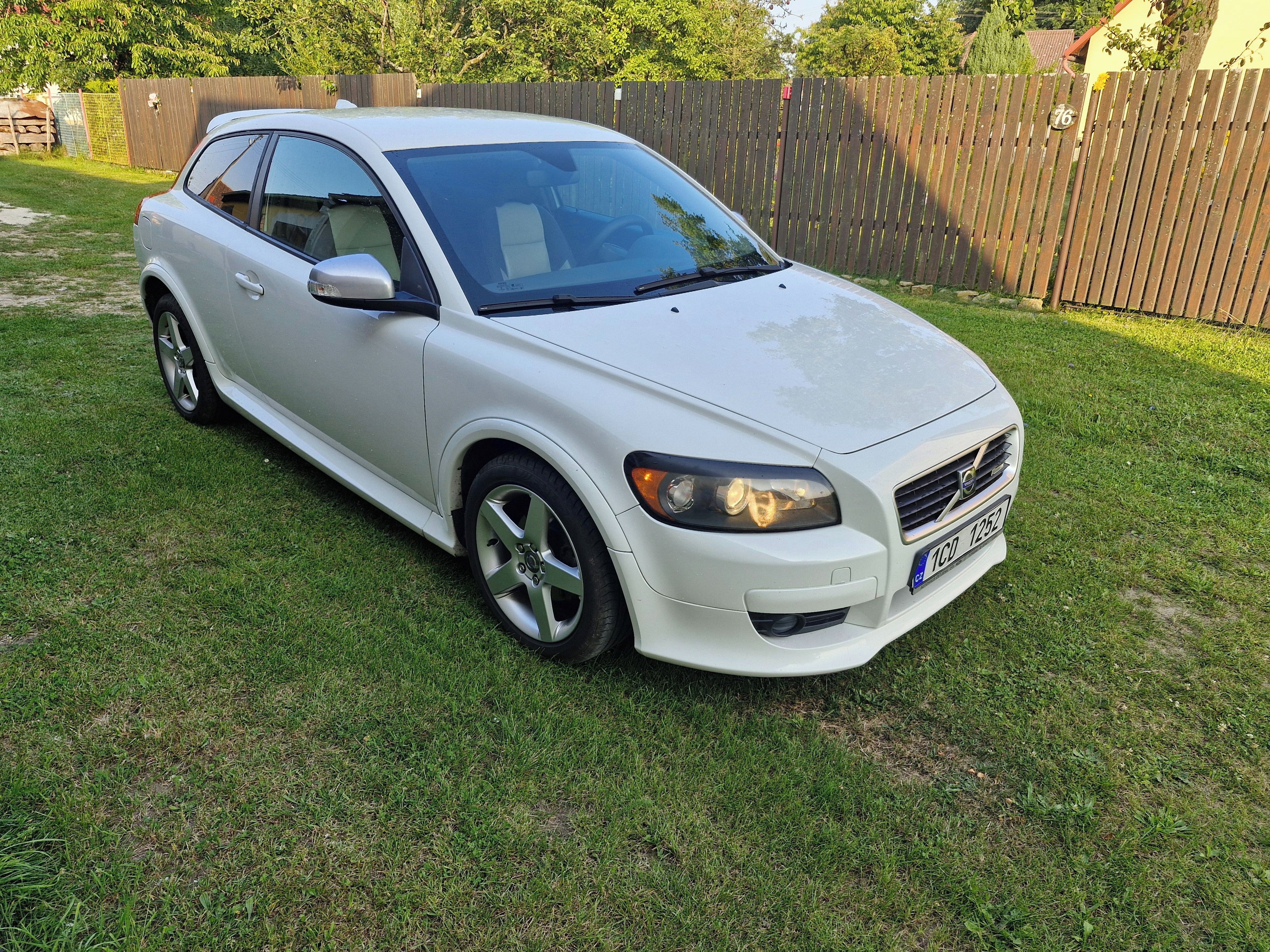 Volvo C30, Volvo C30 1.6 benzin R design