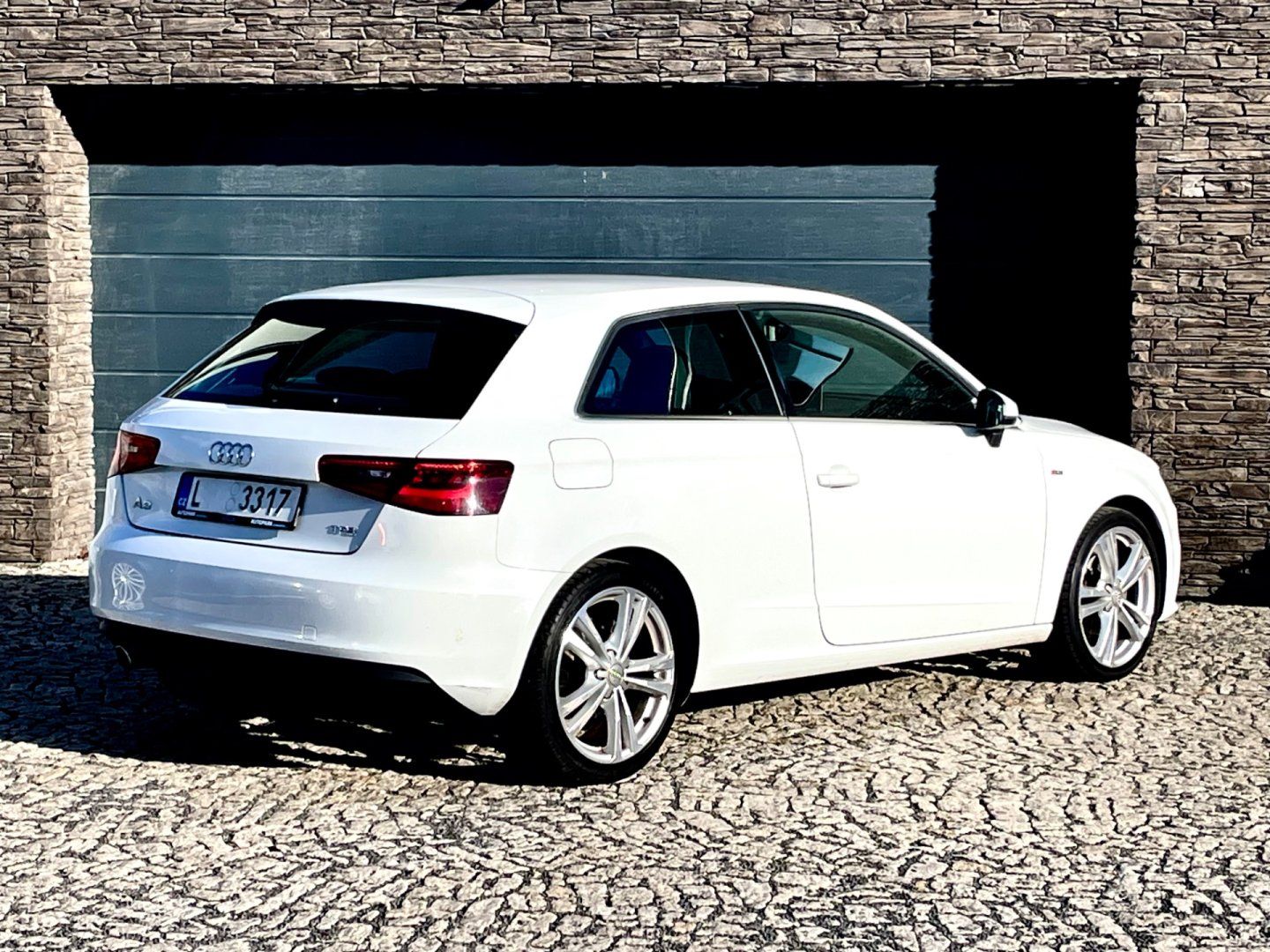 Audi A3, 1.2 TFSI S-line Sportpaket - fotka 4