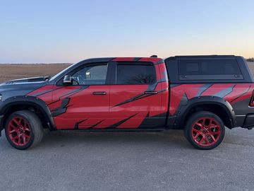 1500 - 5.7 V8 původ ČR 4x4 LPG