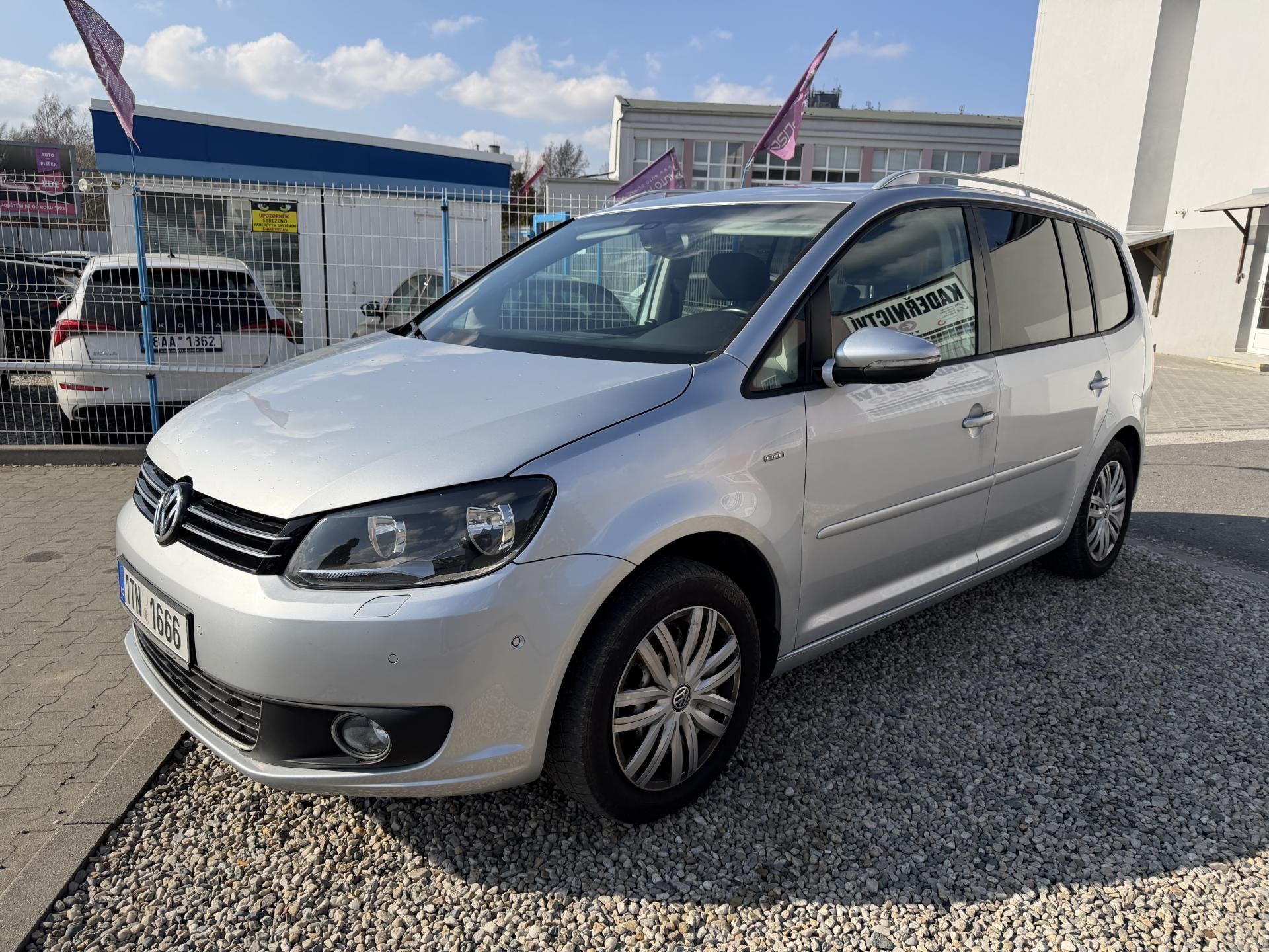 Volkswagen Touran, 1,6 TDi/77kW - Webasto,TZ,... - fotka 3