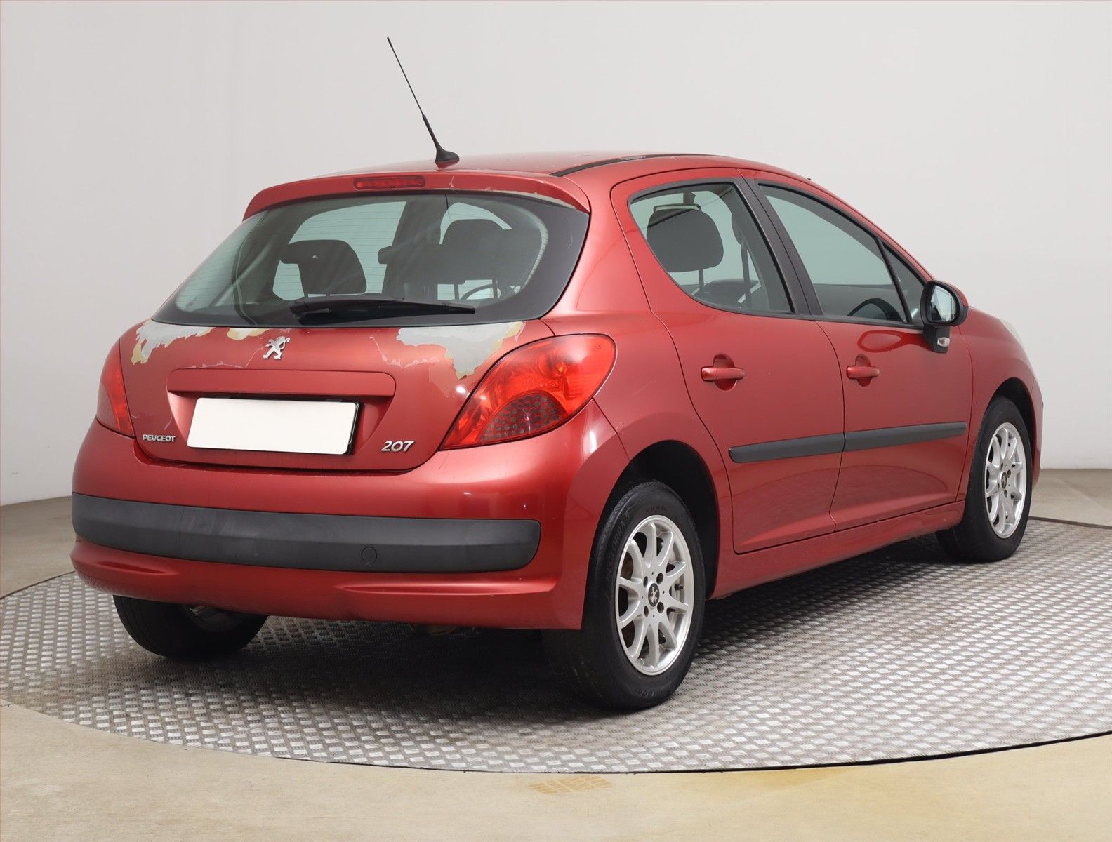 Peugeot 207, 1.4 16V, po STK, Klima - fotka 5
