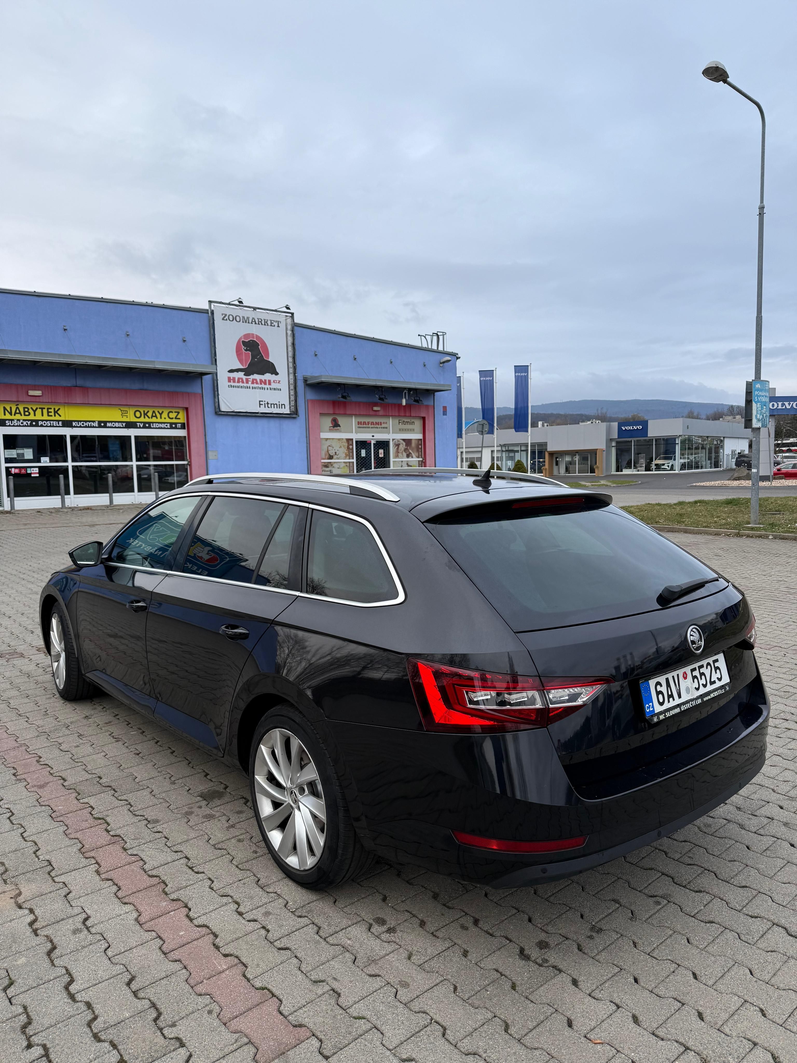 Škoda Superb, Škoda Superb Combi 2.0 TDI - fotka 2
