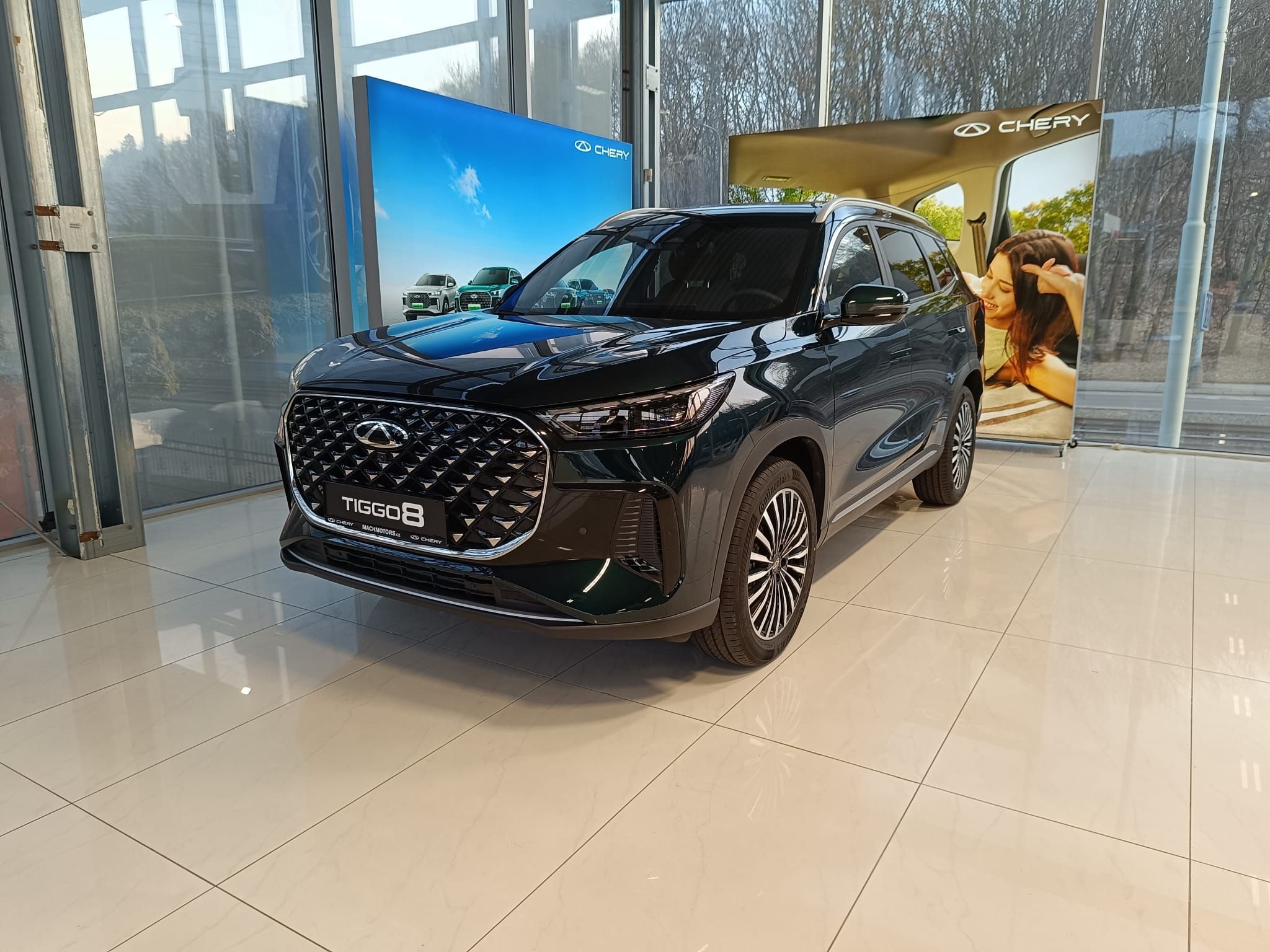 Chery Tiggo 8, UNIQUE 1.6 TGDI - fotka 3