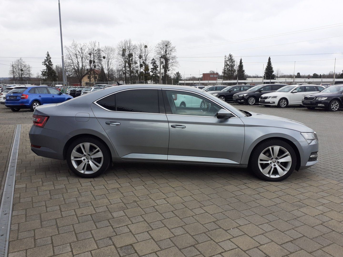 Škoda Superb, III 2.0 TDi DSG ČR - fotka 3
