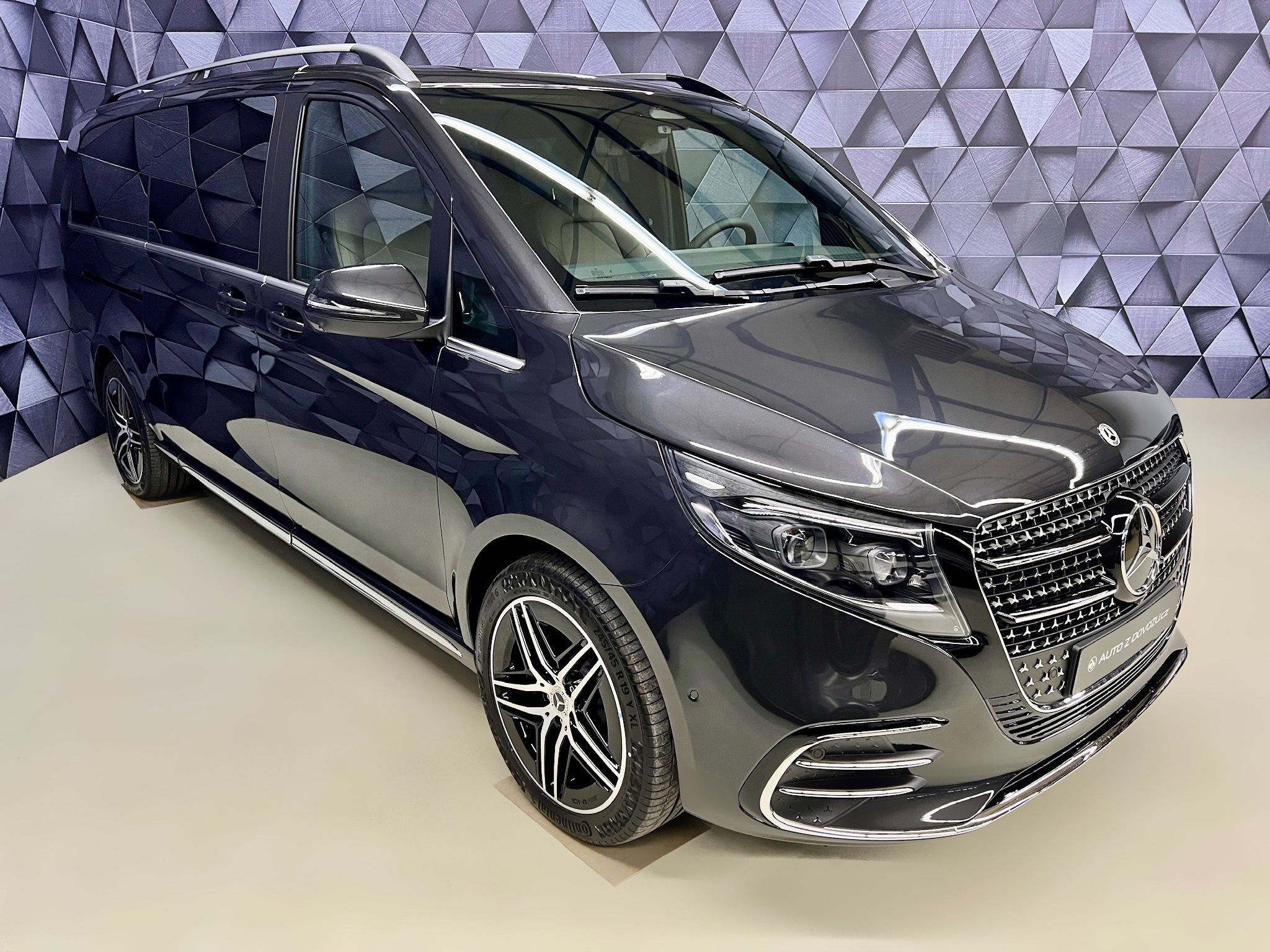 Mercedes-Benz Třídy V, 300d 4MATIC AMG EXCLUSIVE XL - fotka 3