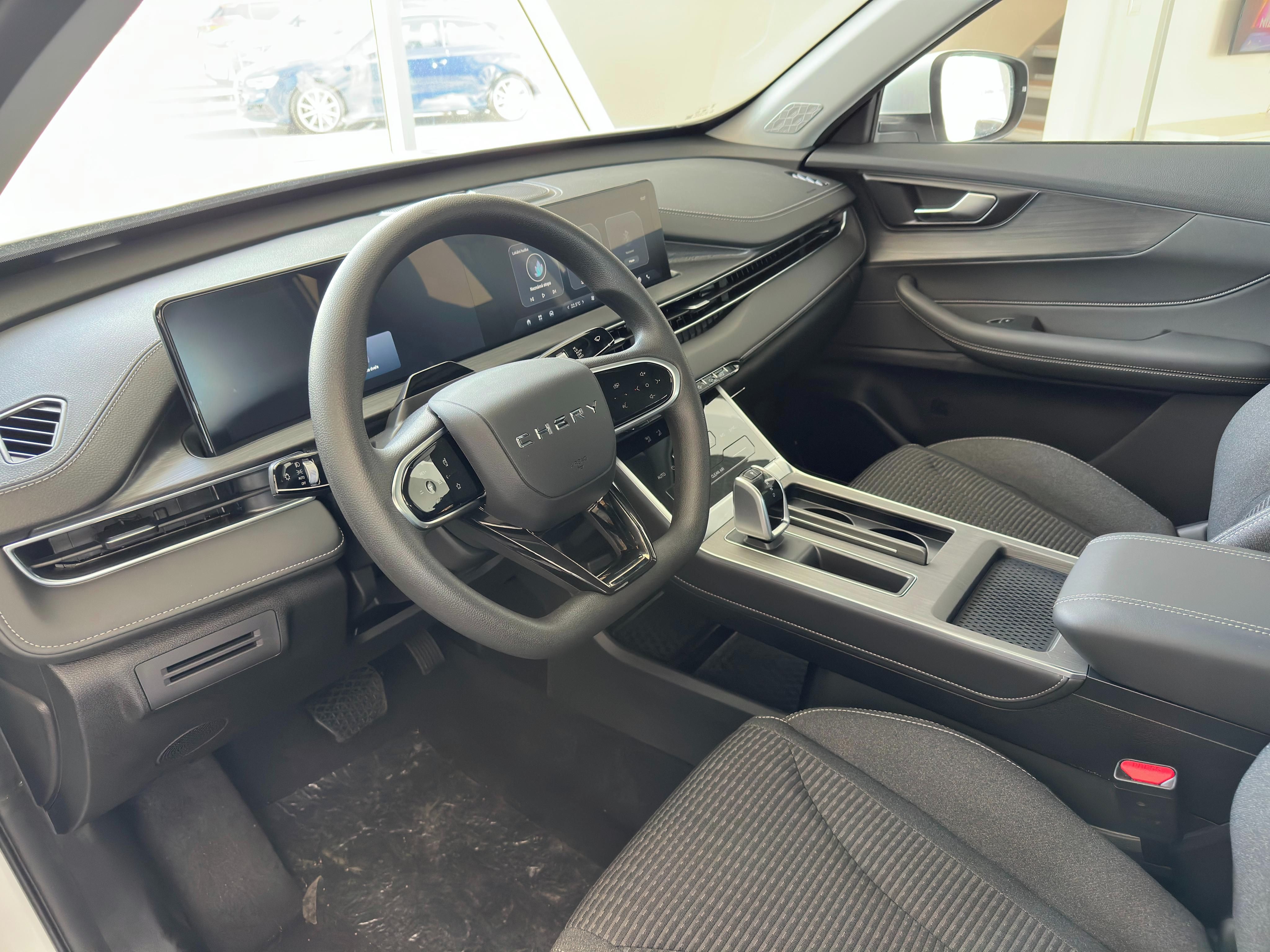 Chery Tiggo 4 HEV, 3 x servis + letní balíček ! - fotka 5