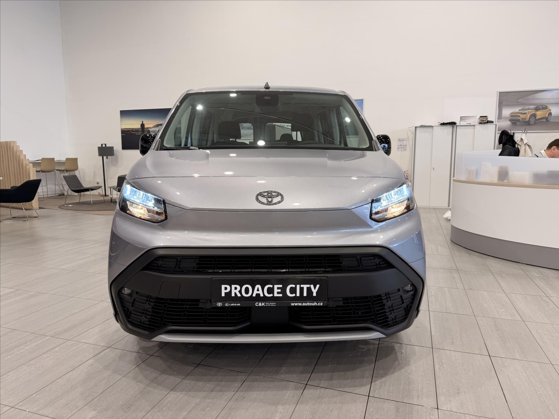 Toyota Proace City Verso, 1,5 Diesel (130hp)  8AT LWB 7M - fotka 2