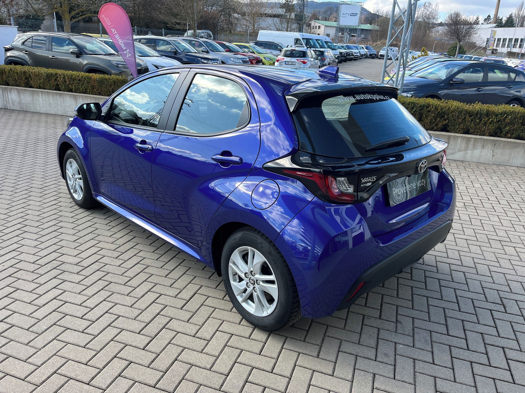 Toyota Yaris, 1.5 Hybrid e-CVT Comfort - fotka 4