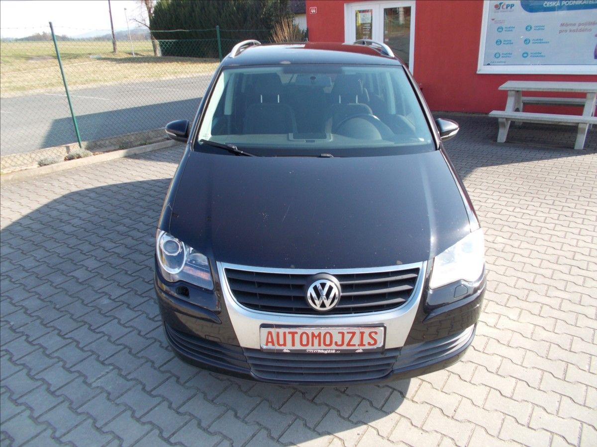 Volkswagen Touran, 1,9 TDI DIGIKLIMA 7 MÍST NOVÁ - fotka 3