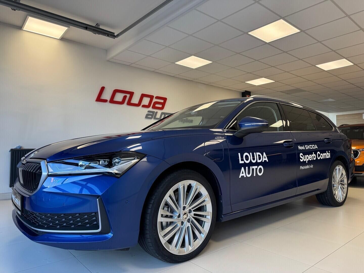 Škoda Superb, Combi  L&K  1,5 TSI 150 kW - fotka 2