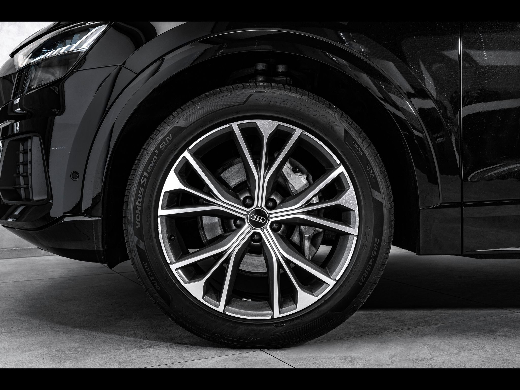 Audi Q8 - fotka 2