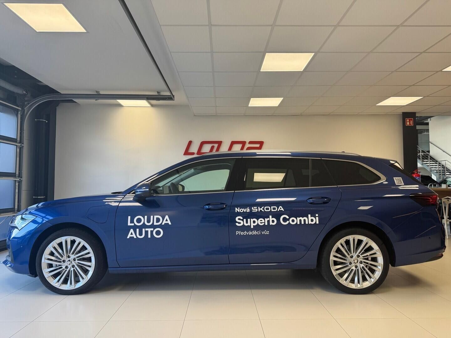 Škoda Superb, Combi  L&K  1,5 TSI 150 kW - fotka 3