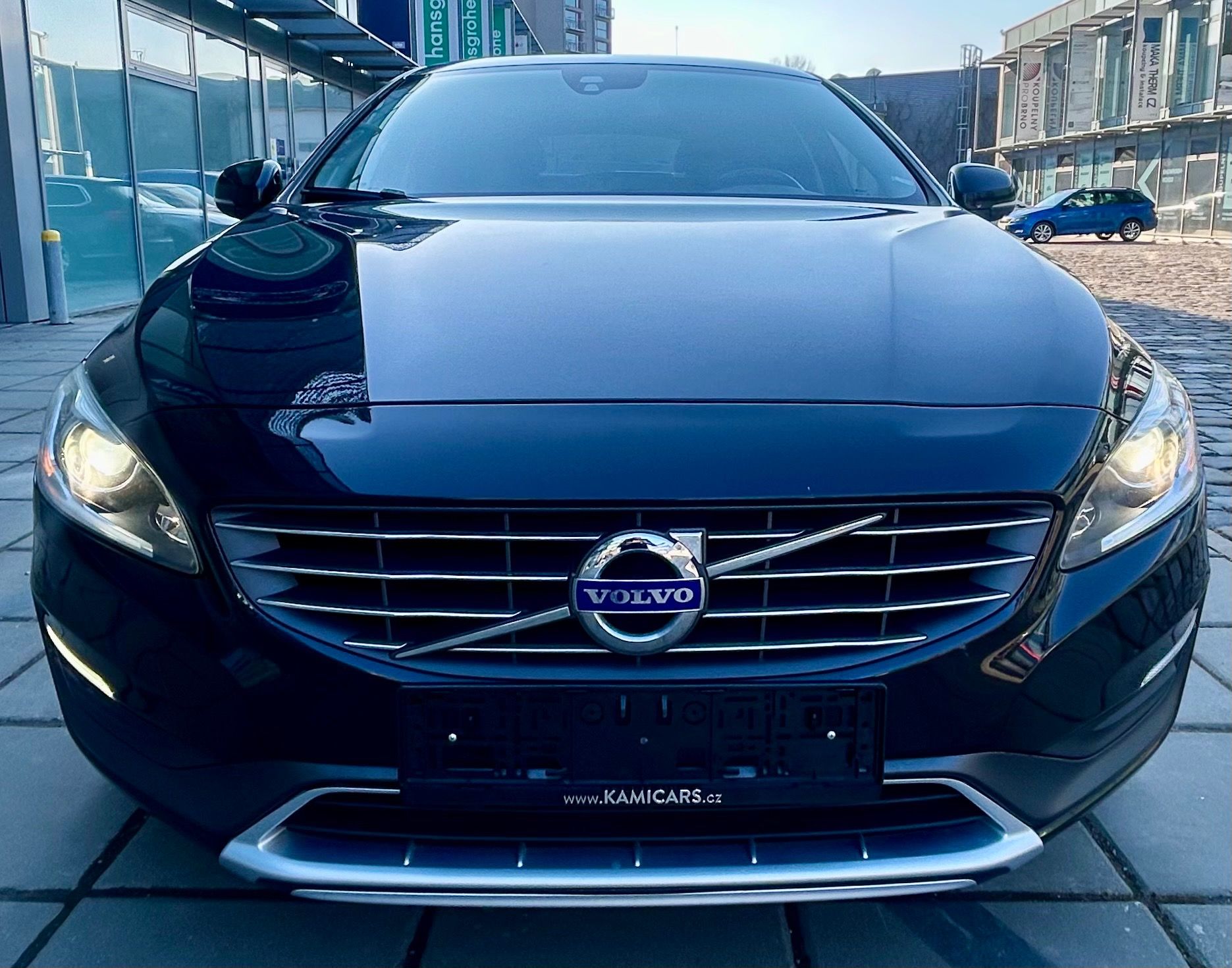 Volvo V60, 2.0D4 120KW 5VÁLEC XENON-PDC - fotka 4
