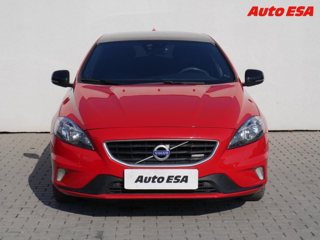 Volvo V40, 2.0 i,AT,navi - fotka 2