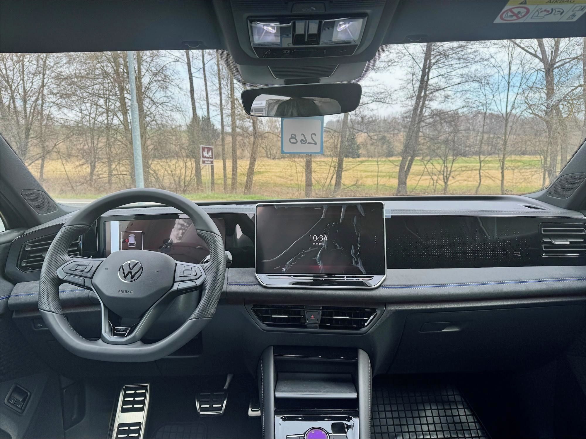 Volkswagen Tiguan, R-Line People 200kW e-Hybrid - fotka 3