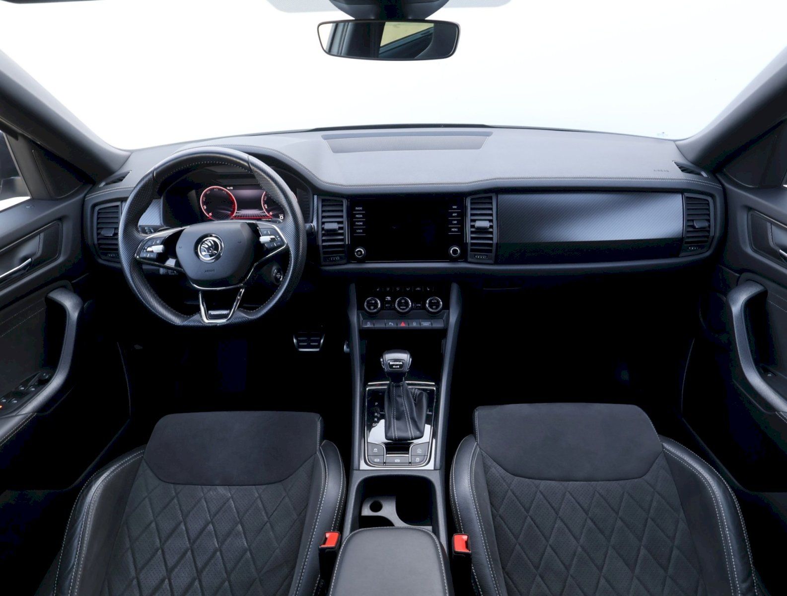 Škoda Kodiaq, Sportline Plus 4x4 DSG 2.0TDI - fotka 5