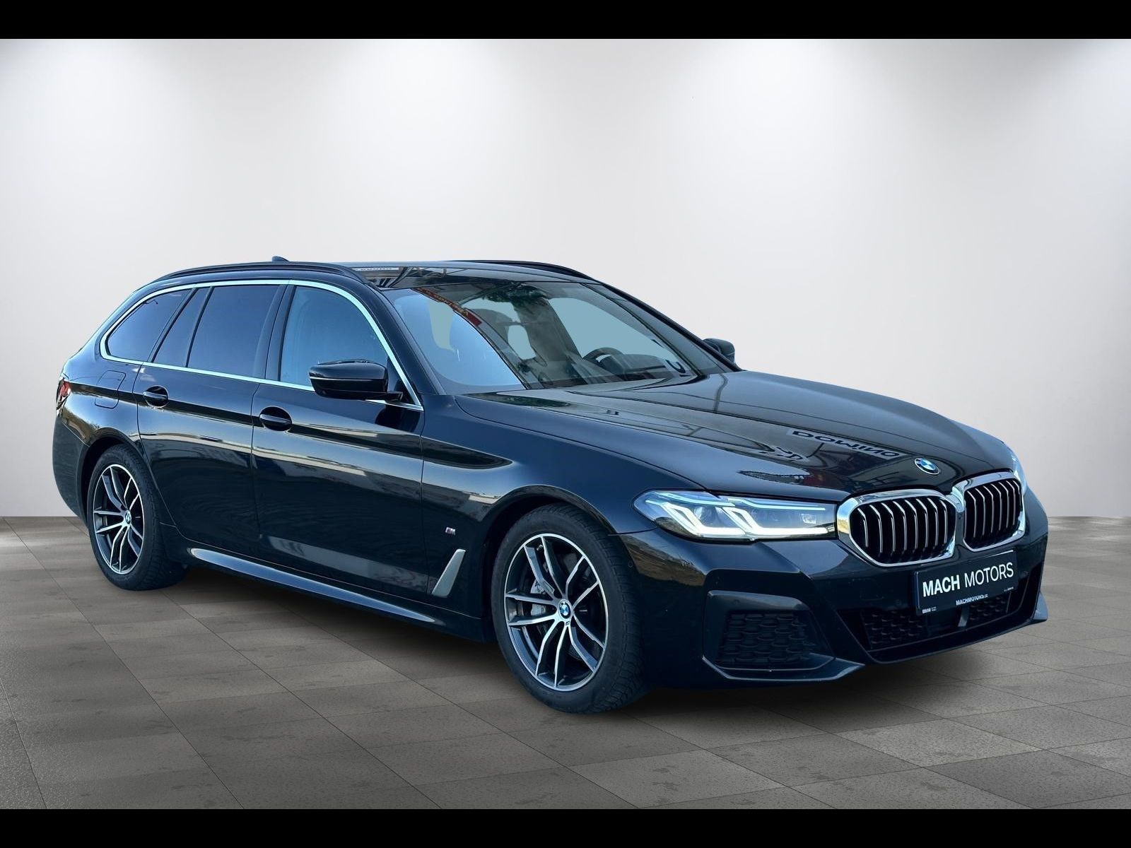 BMW Řada 5, 540D xDrive M-Sport, SoftClose - fotka 2