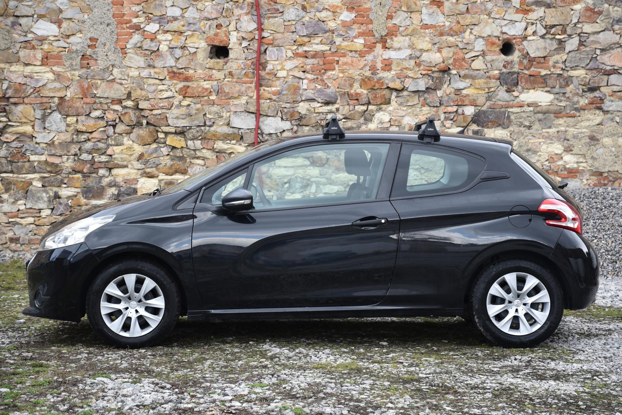 Peugeot 208, 1.2i, motor - spotřeba oleje - fotka 5